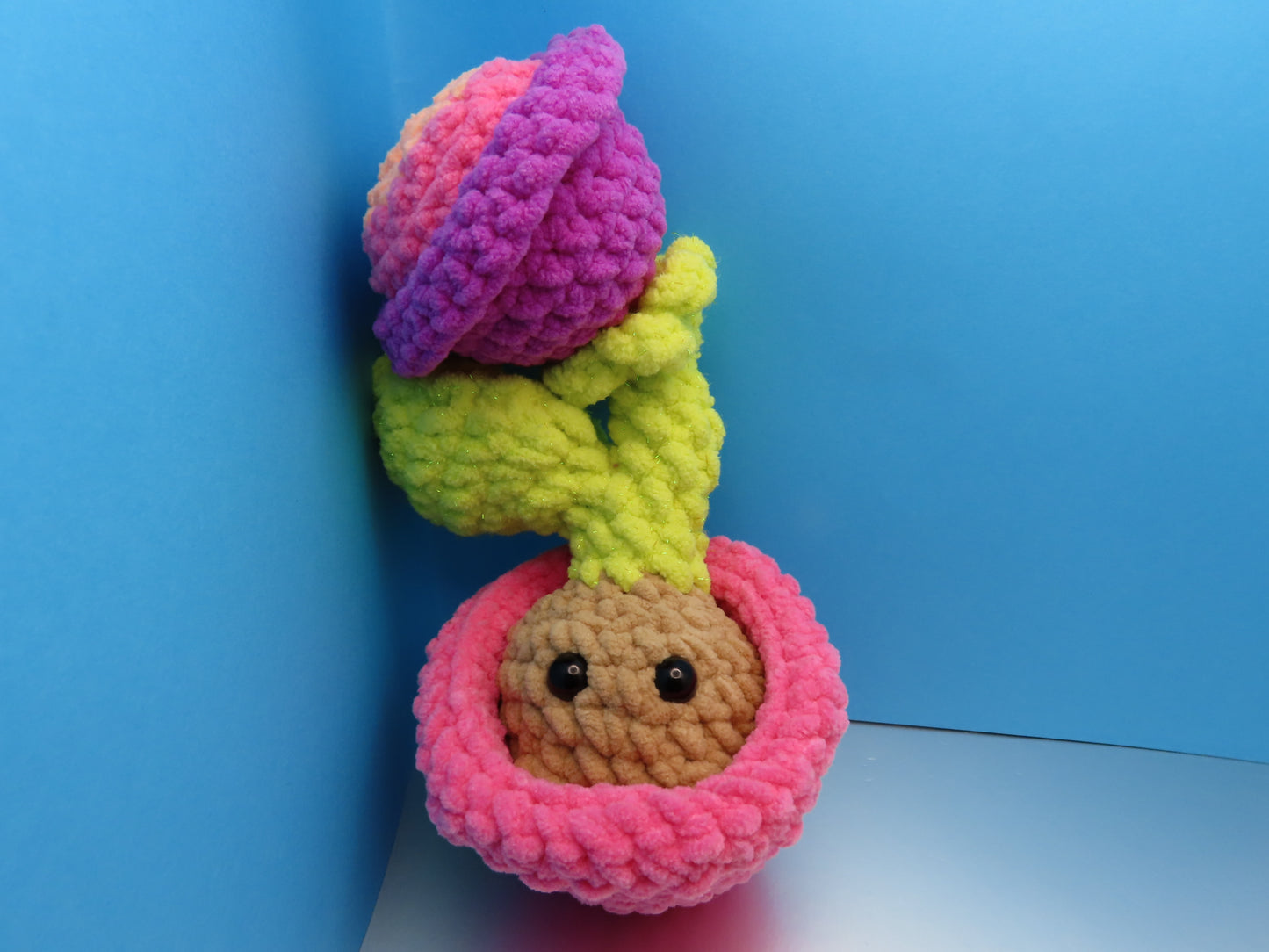 Peek-a-boo Plant: Flower Power Bulb Buddy!